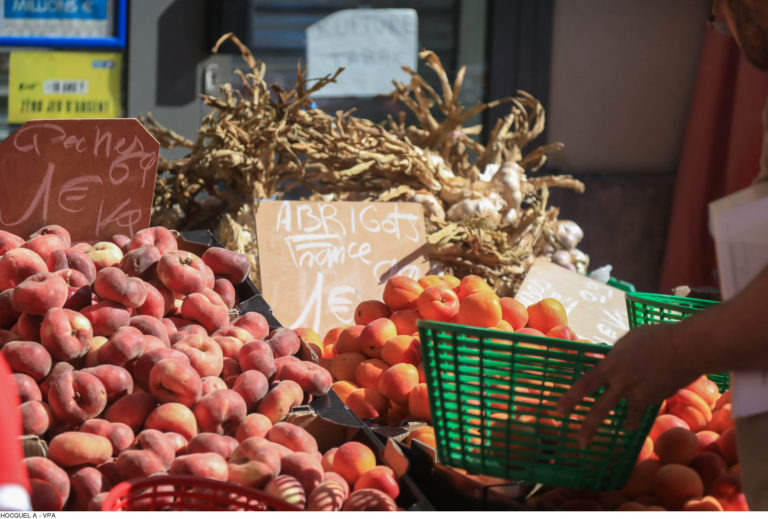 Etale fruits marché